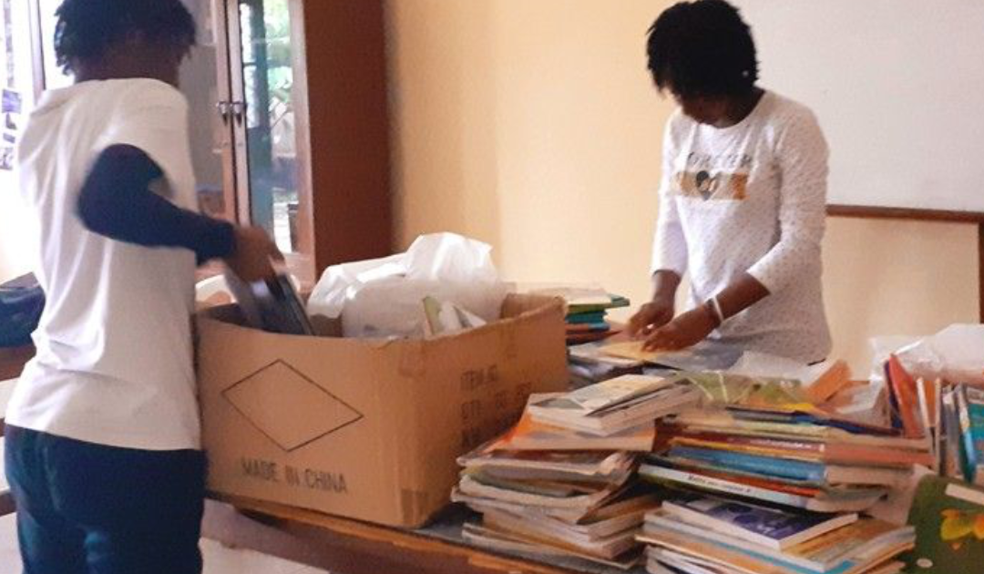 Volunteering Bookshop in Douala